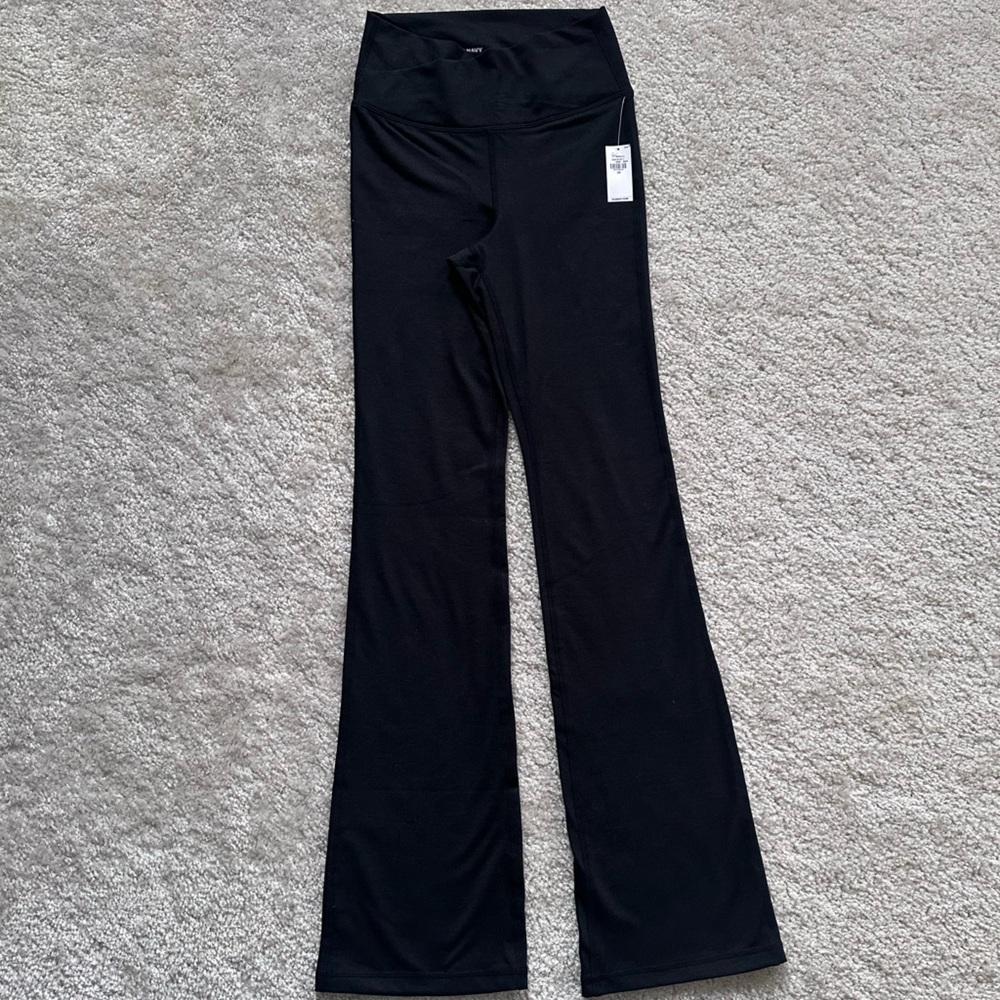 Old Navy - Extra High Waisted Cloud Comfy Boot Cut Leggings
